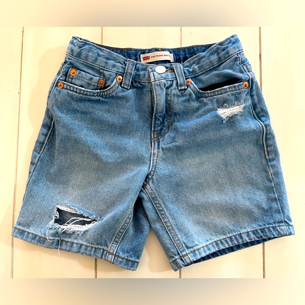 Levi’s Girlfriend Midi Short